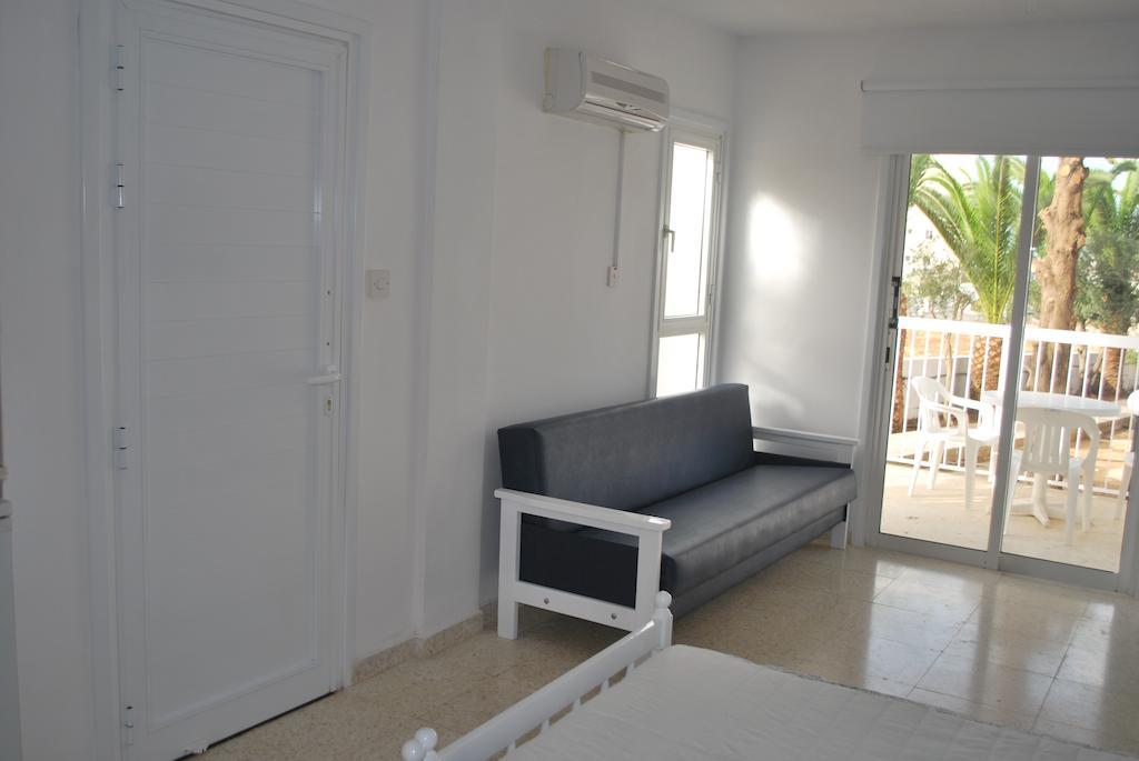 Flisvos Beach Apartments Protaras Habitación foto
